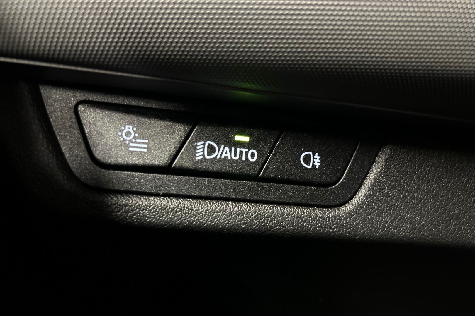 BMW X1 iso kuva 18