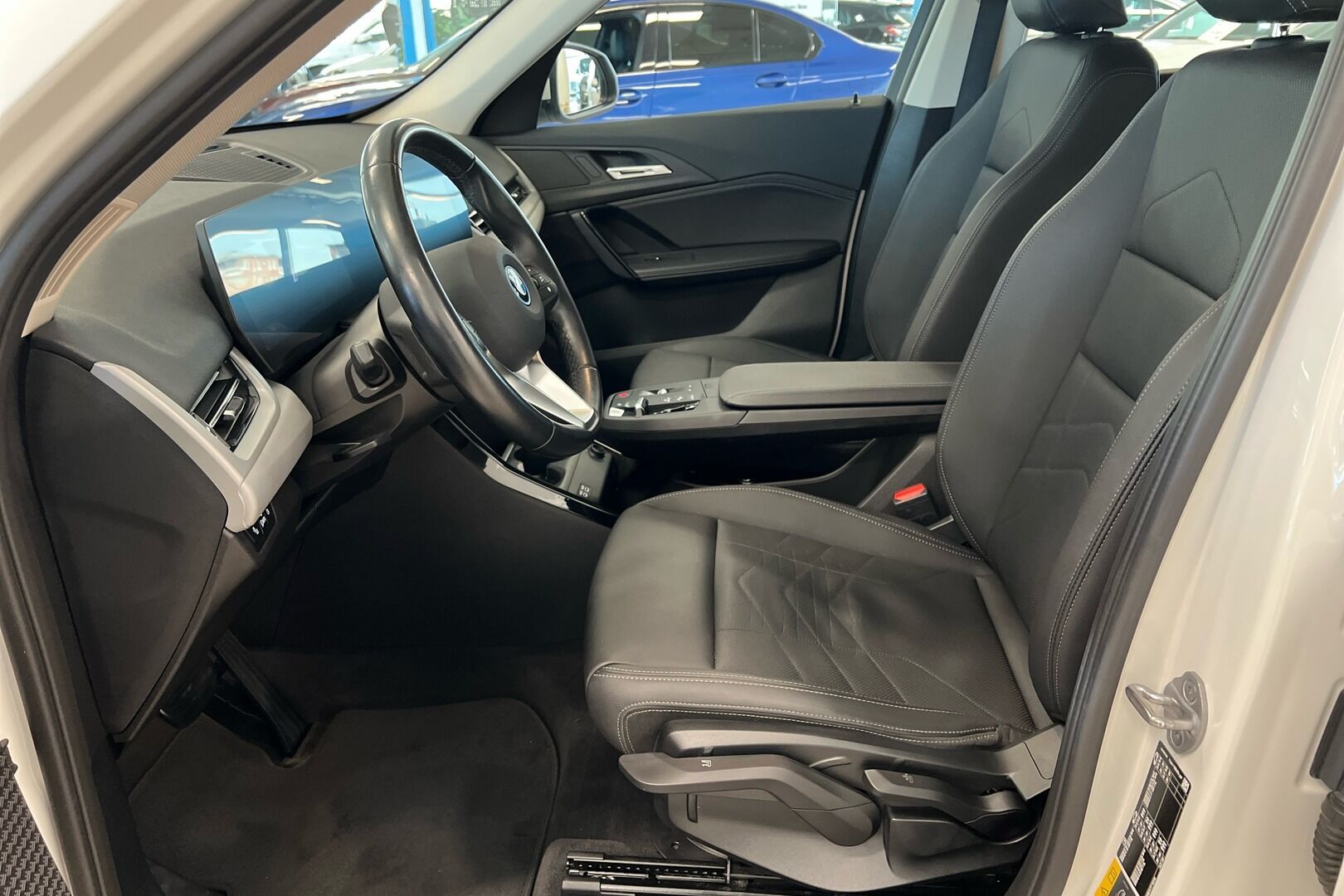 BMW X1 iso kuva 17