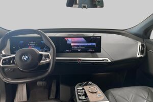 BMW iX esikatselu 17