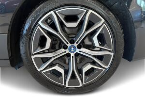 BMW iX esikatselu 8