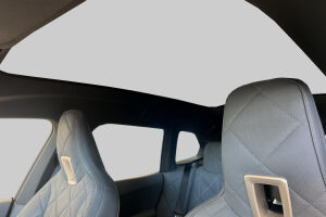BMW iX esikatselu 13