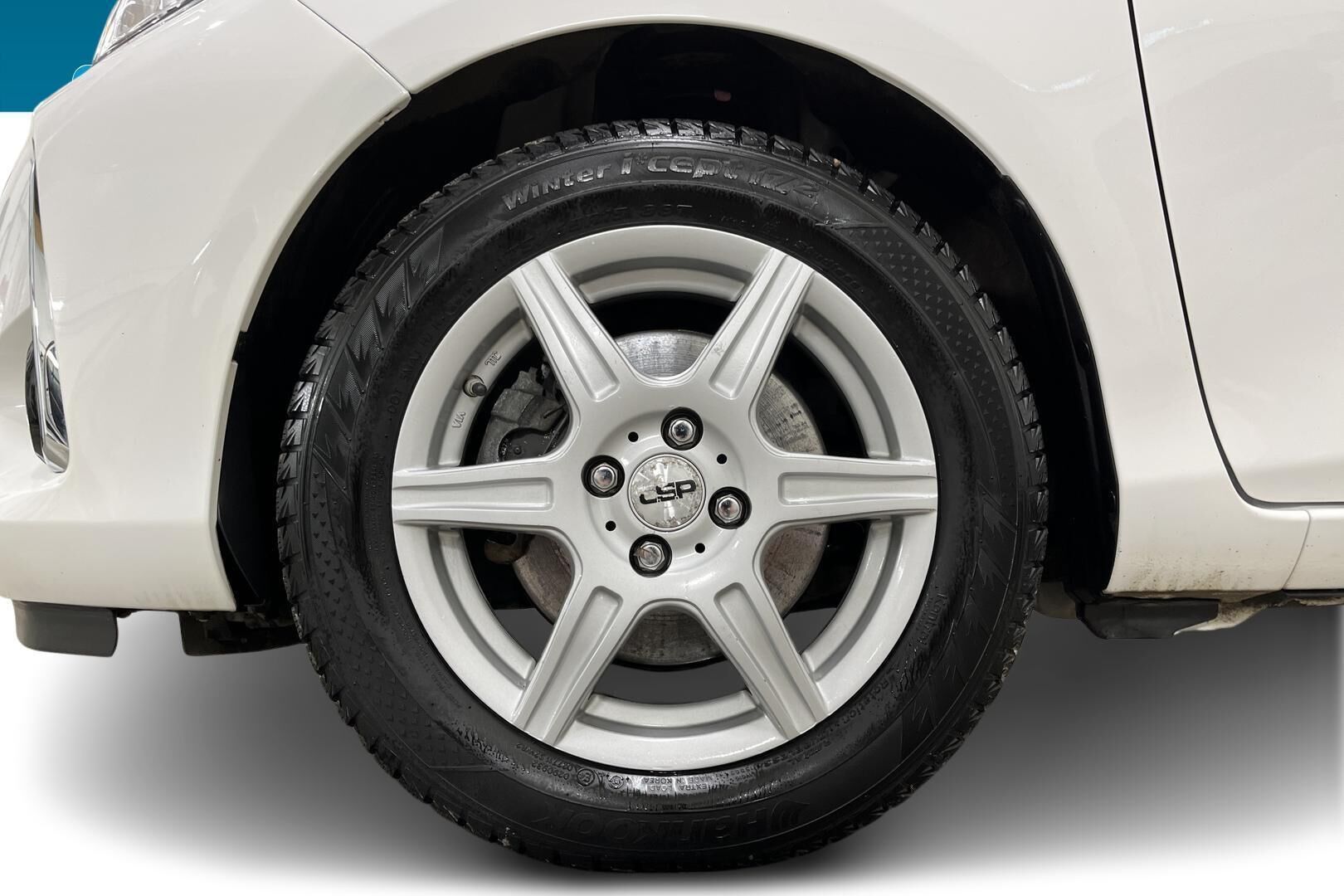 Toyota Yaris iso kuva 12