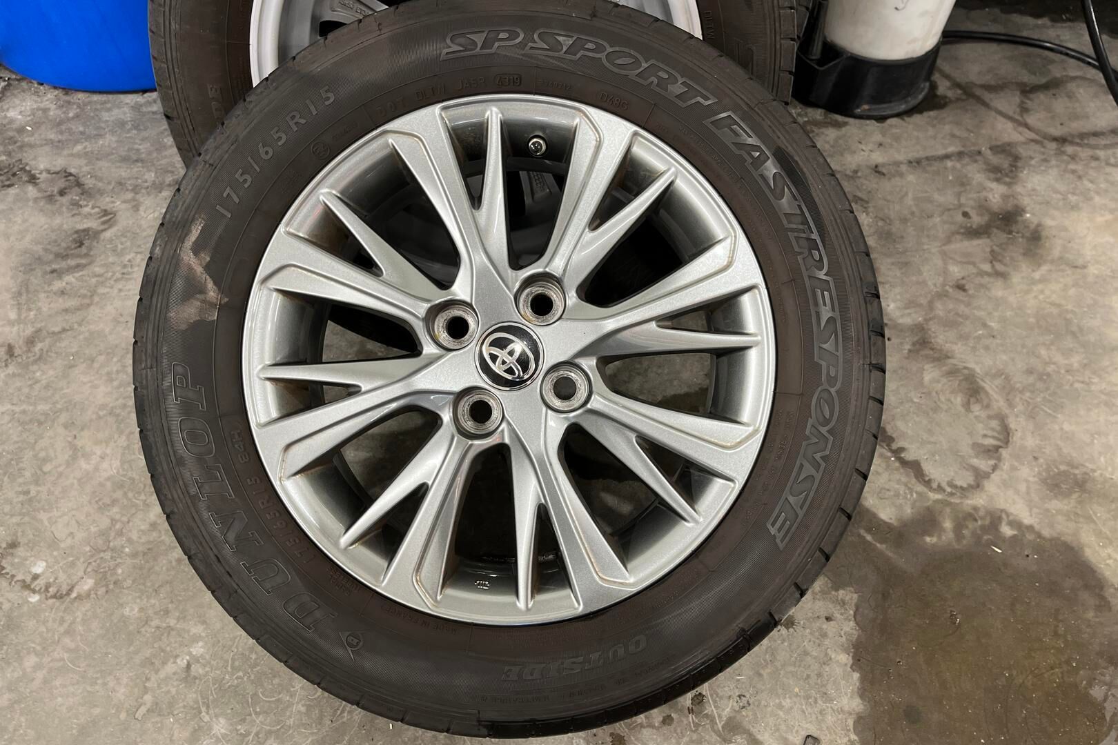 Toyota Yaris iso kuva 13