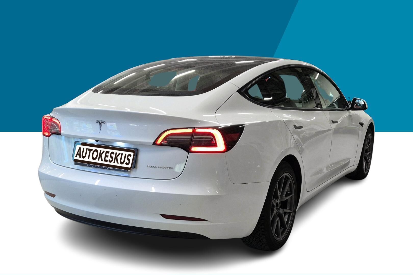 Tesla Model 3 iso kuva 3