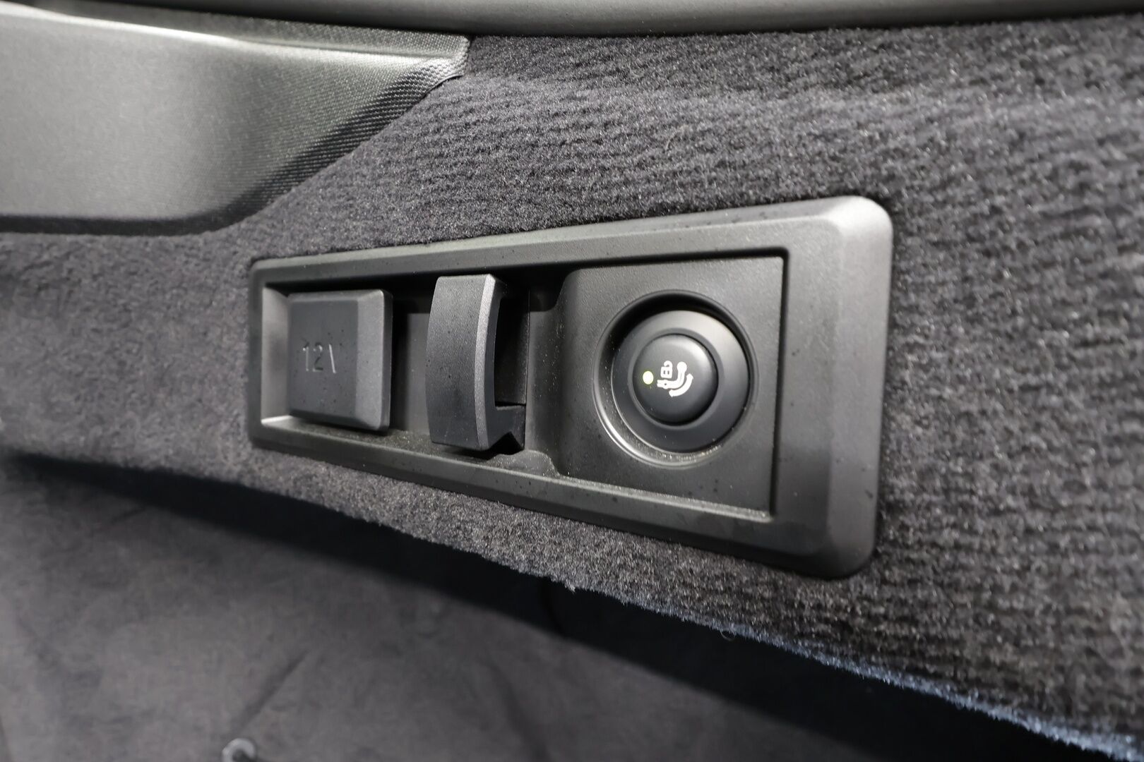 BMW I4 M50 iso kuva 21