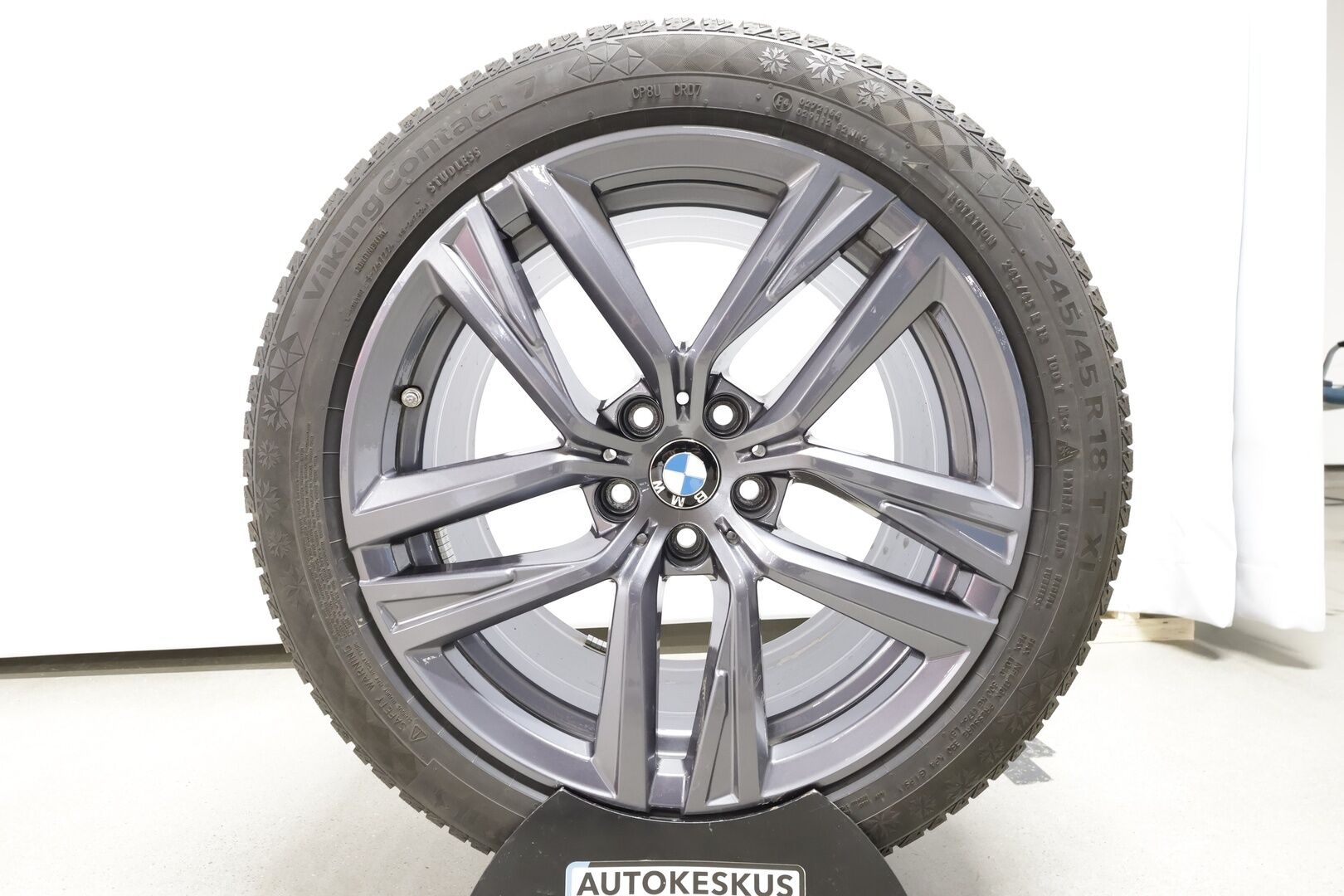 BMW I4 M50 iso kuva 24