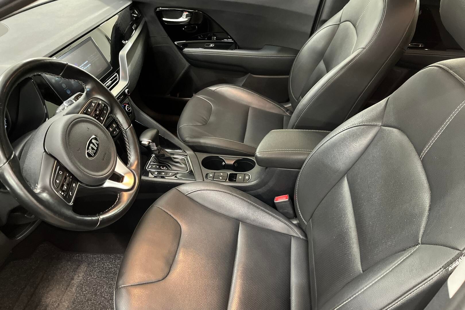 Kia Niro iso kuva 9