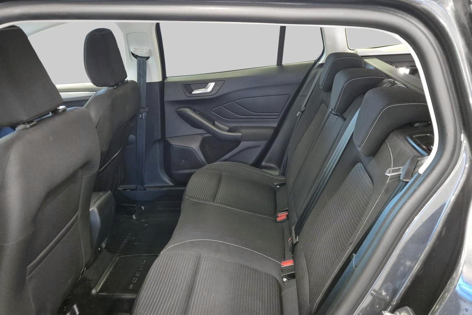 Ford Focus iso kuva 10
