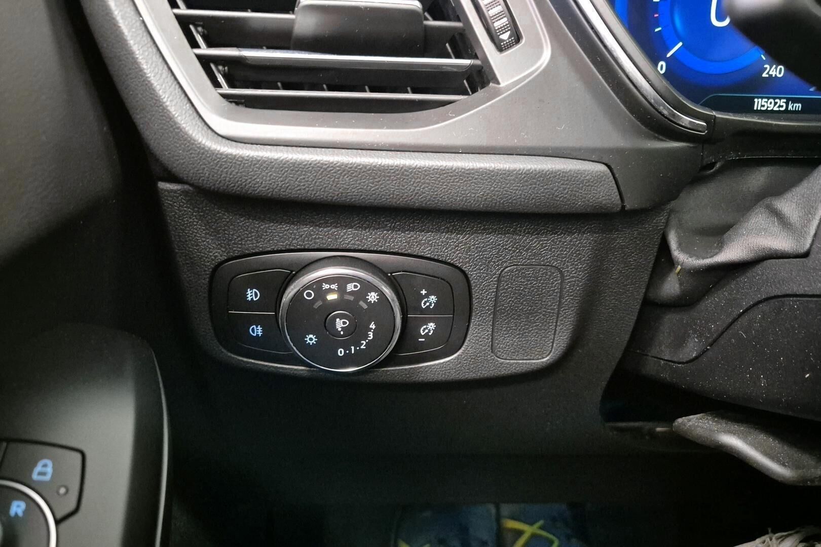 Ford Focus iso kuva 24