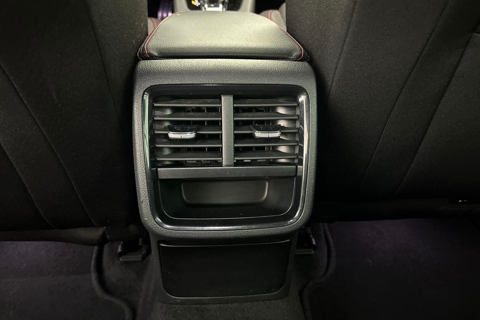 Skoda Octavia iso kuva 12