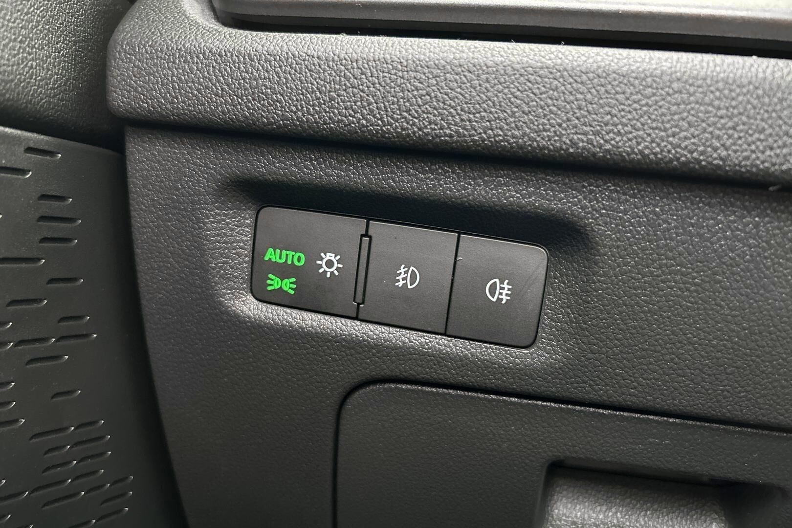 Skoda Octavia iso kuva 20