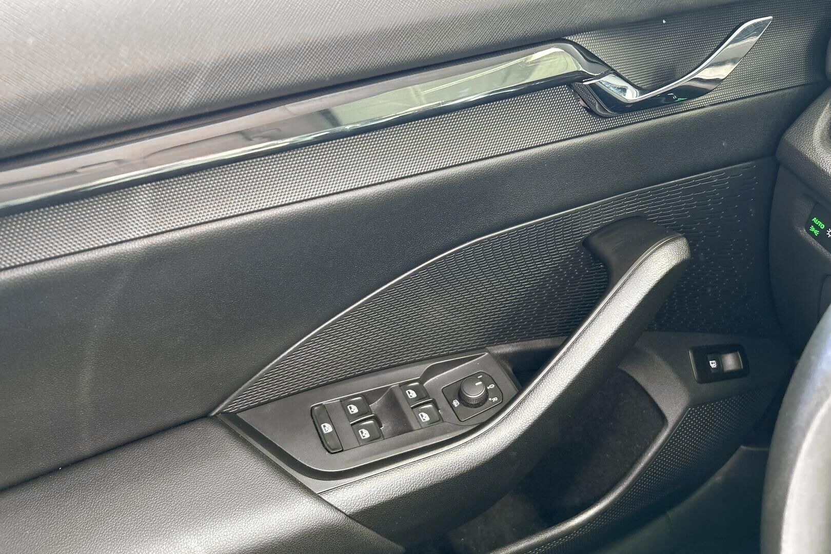 Skoda Octavia iso kuva 21