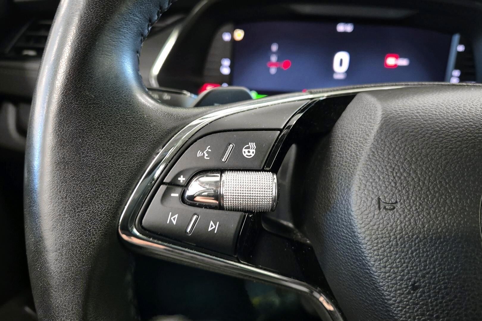 Skoda Octavia iso kuva 19