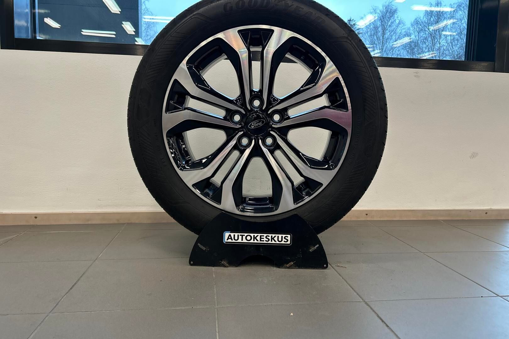 Ford Puma iso kuva 5