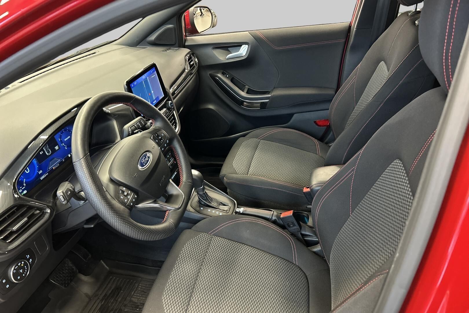 Ford Puma iso kuva 15