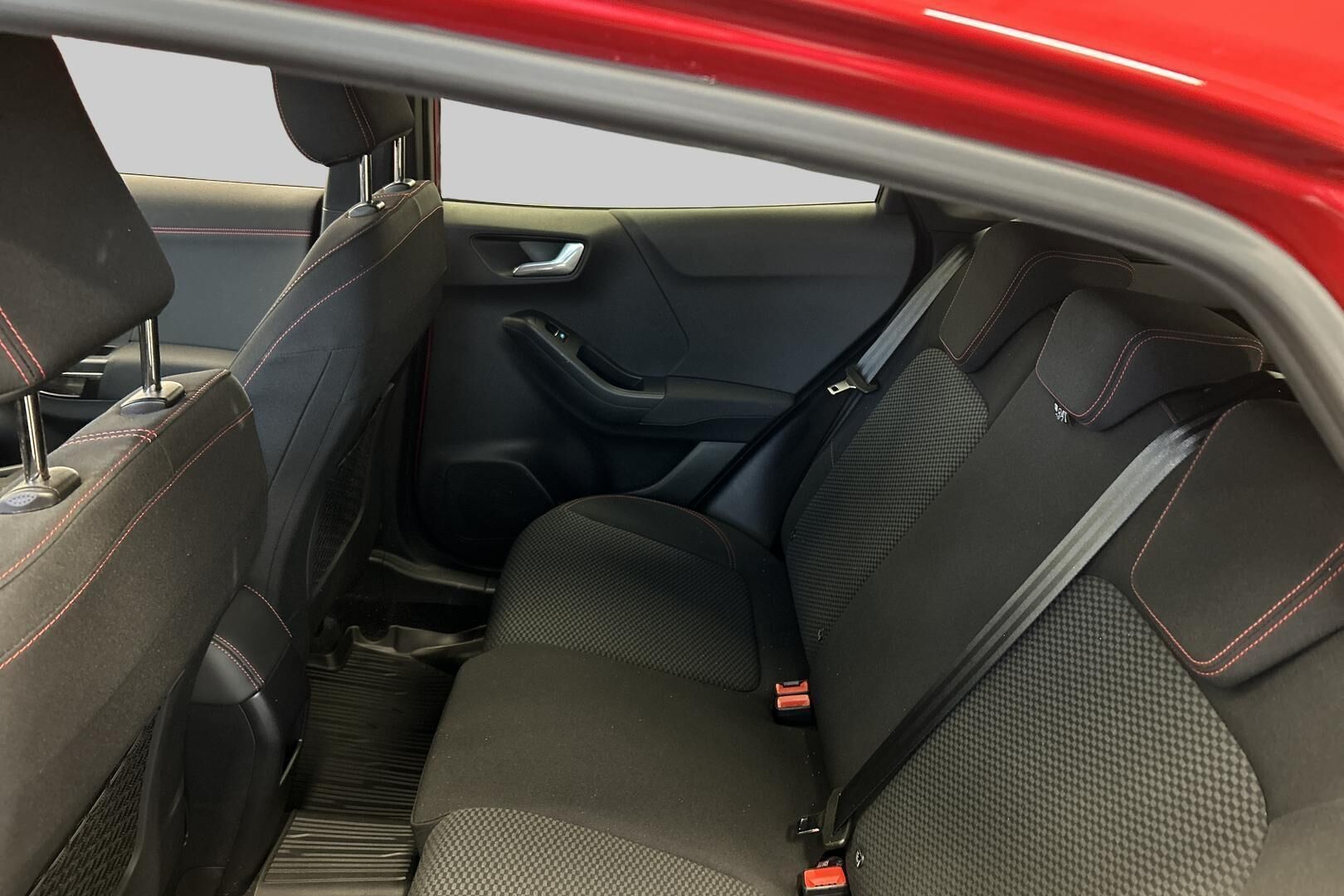 Ford Puma iso kuva 16