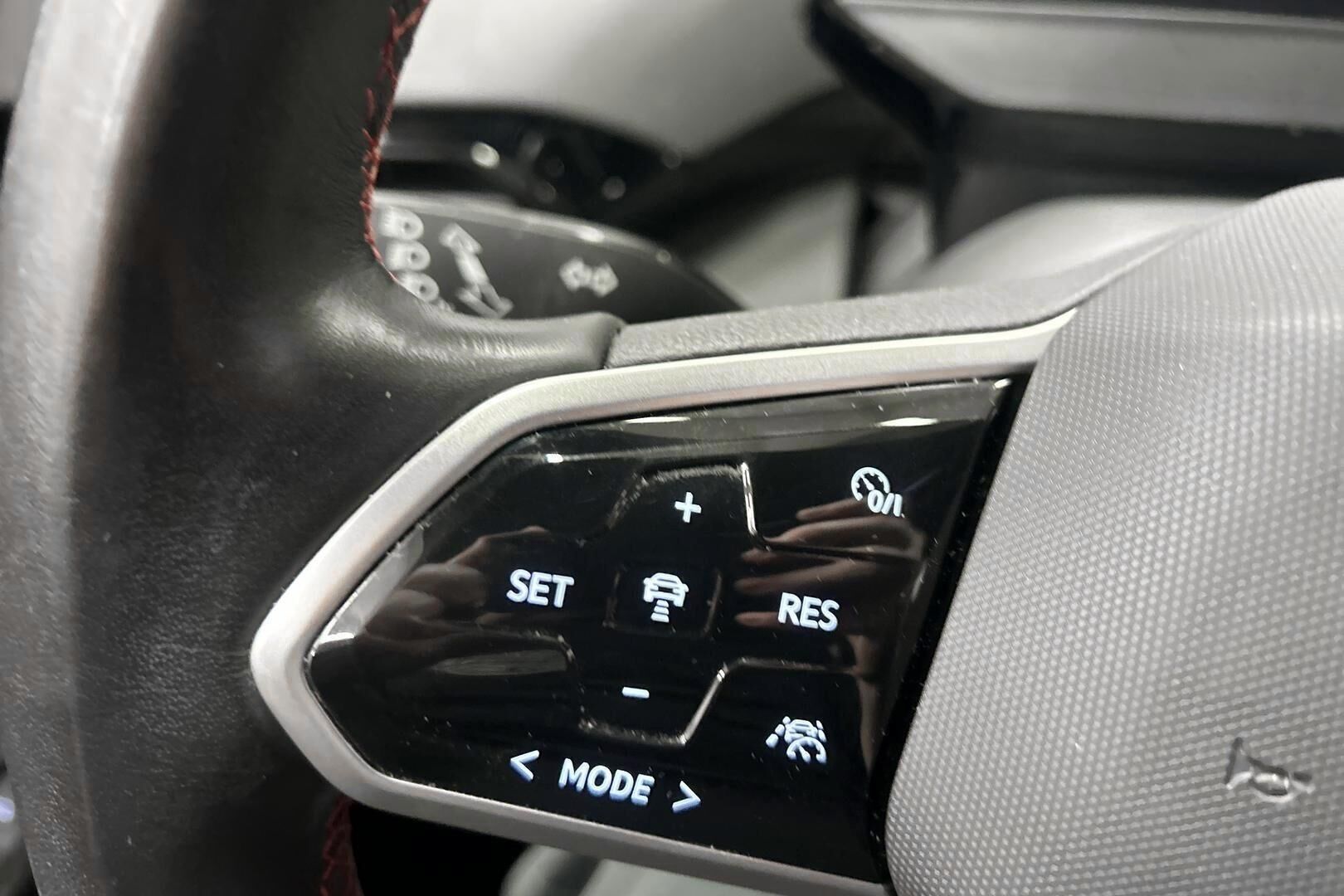 Volkswagen ID.4 iso kuva 19