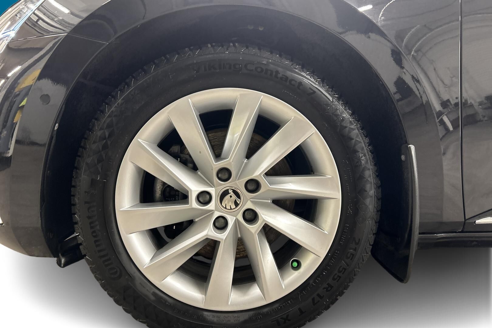 Skoda Superb iso kuva 21