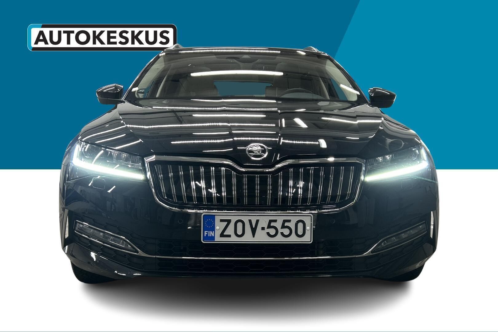 Skoda Superb iso kuva 17