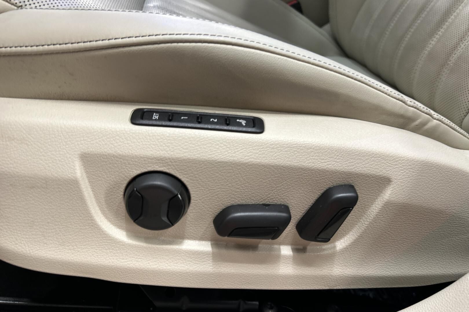 Skoda Superb iso kuva 24