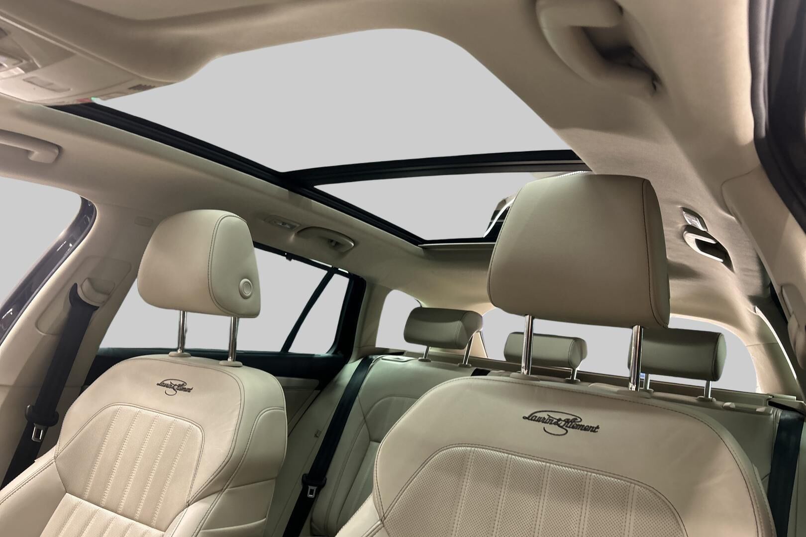 Skoda Superb iso kuva 14