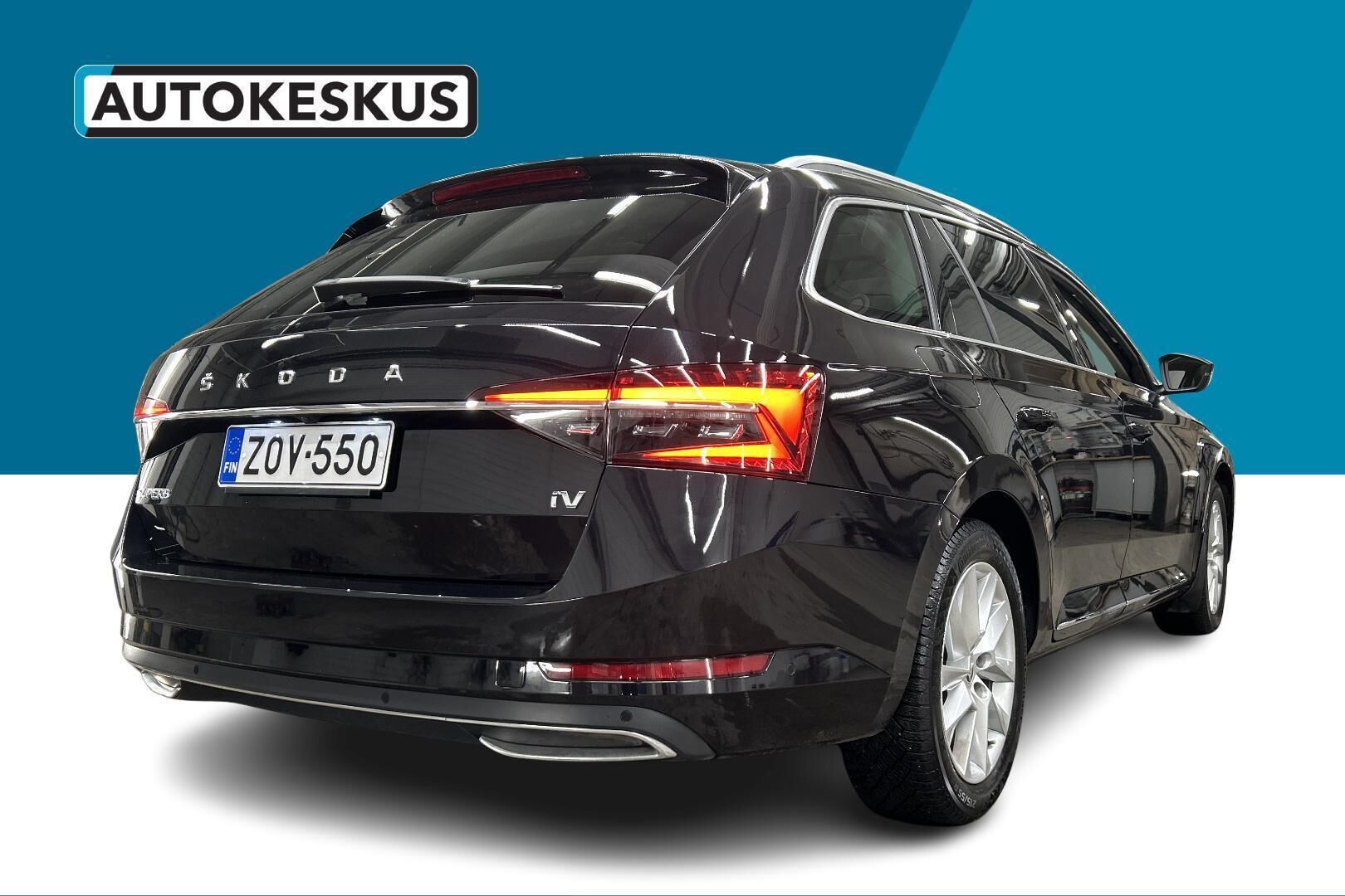 Skoda Superb iso kuva 19