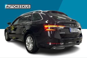 Skoda Superb esikatselu 2