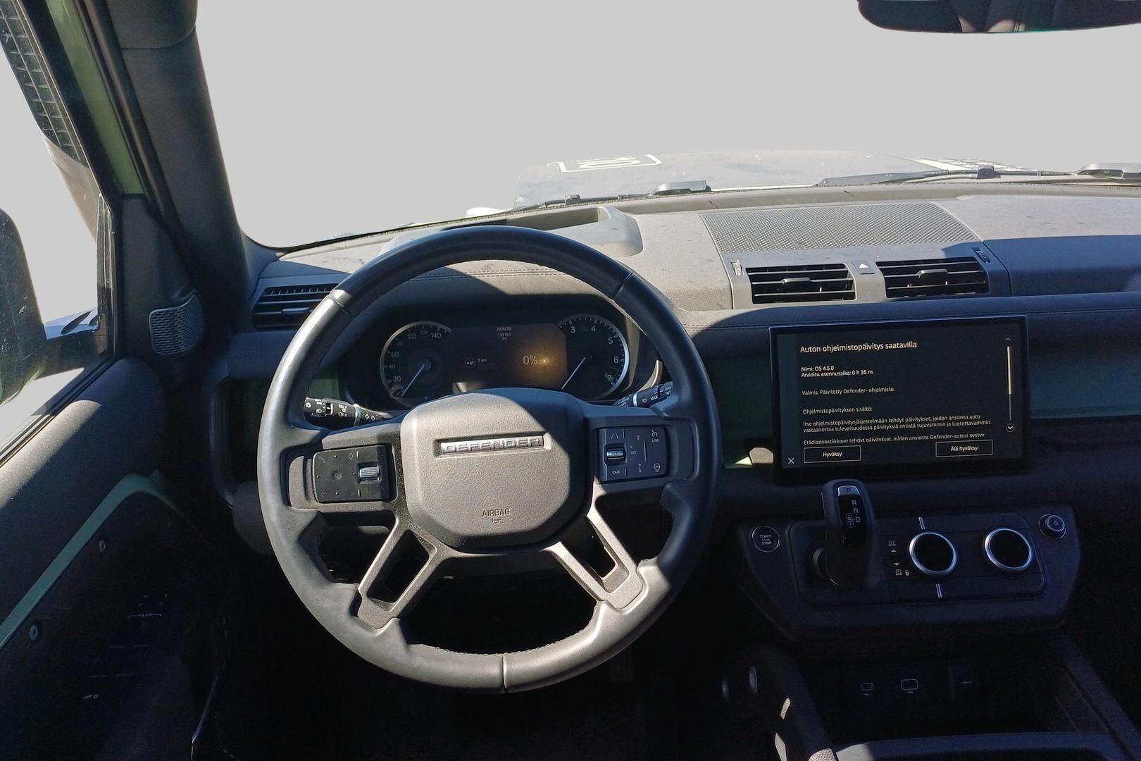 Land Rover Defender iso kuva 2