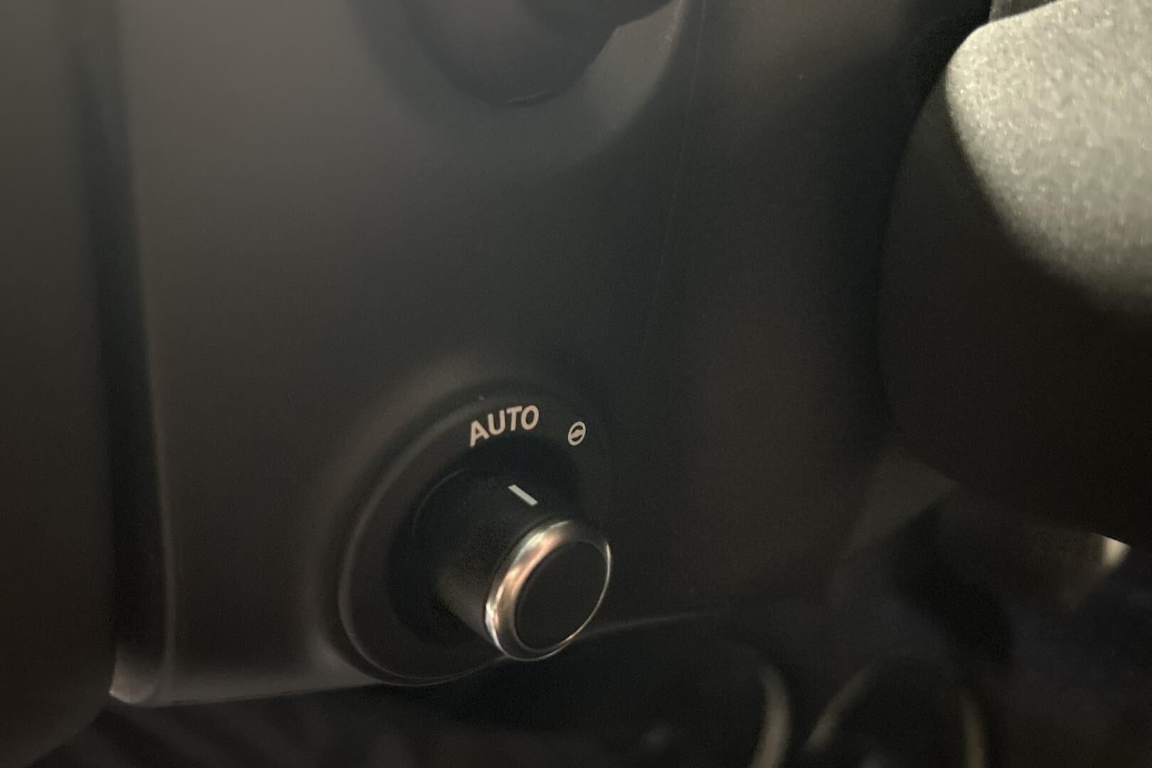 Land Rover Defender iso kuva 20