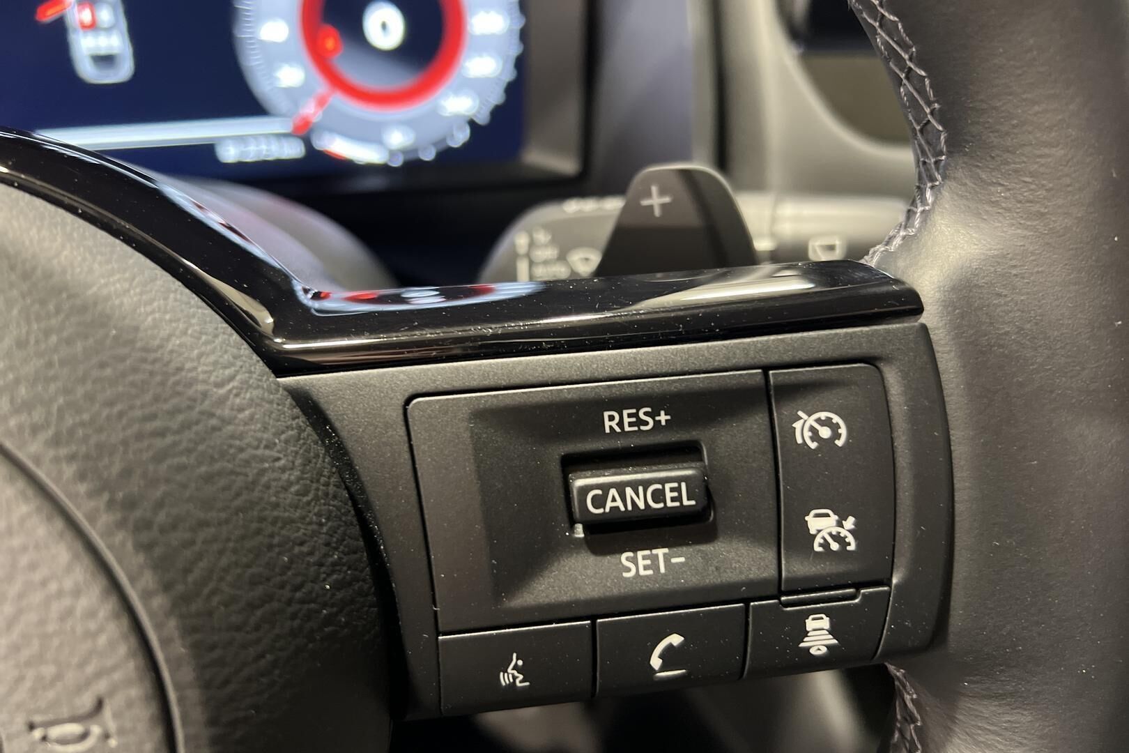 Nissan Qashqai iso kuva 16