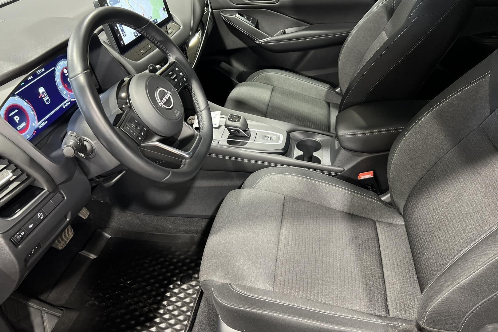 Nissan Qashqai iso kuva 6