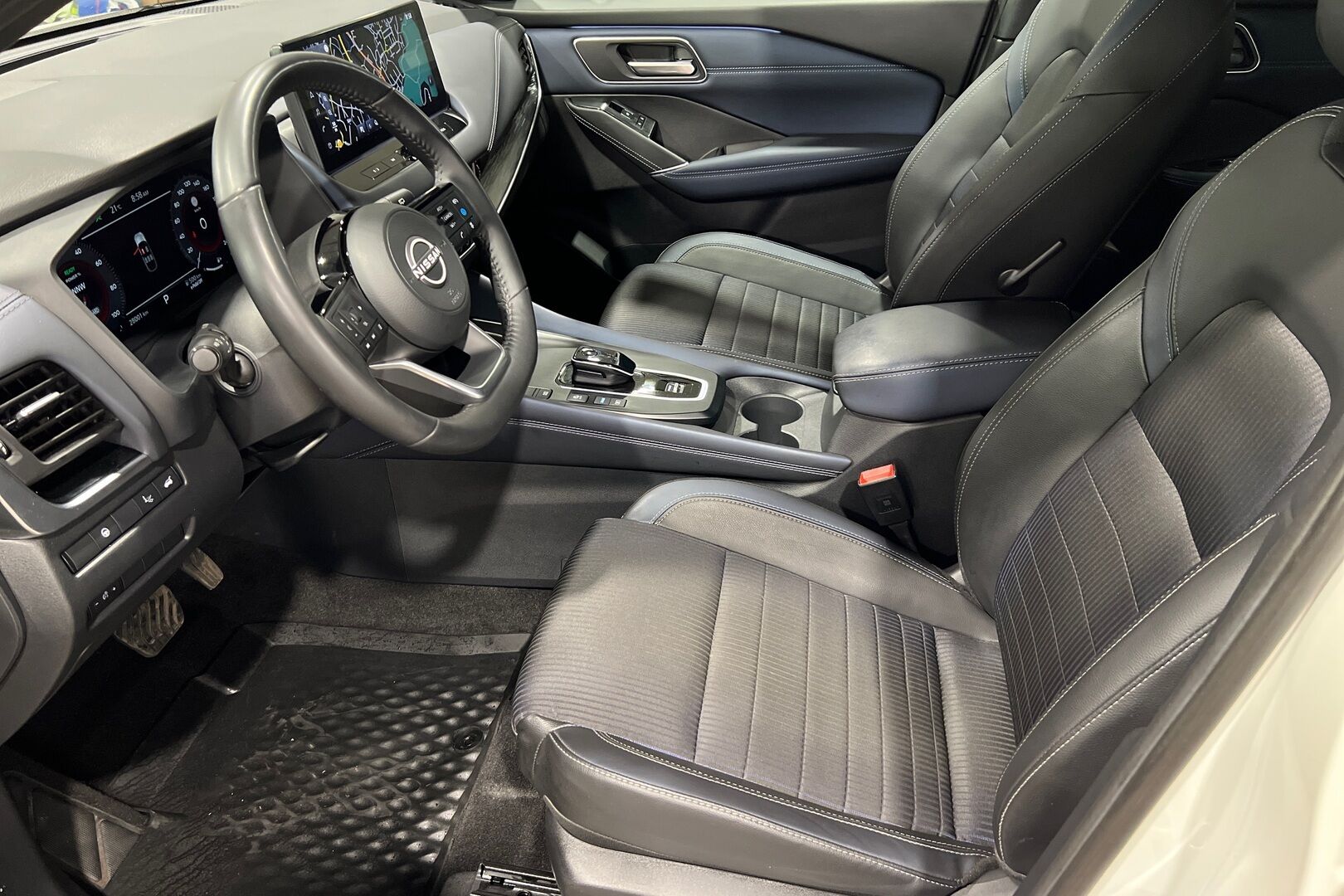 Nissan Qashqai iso kuva 8