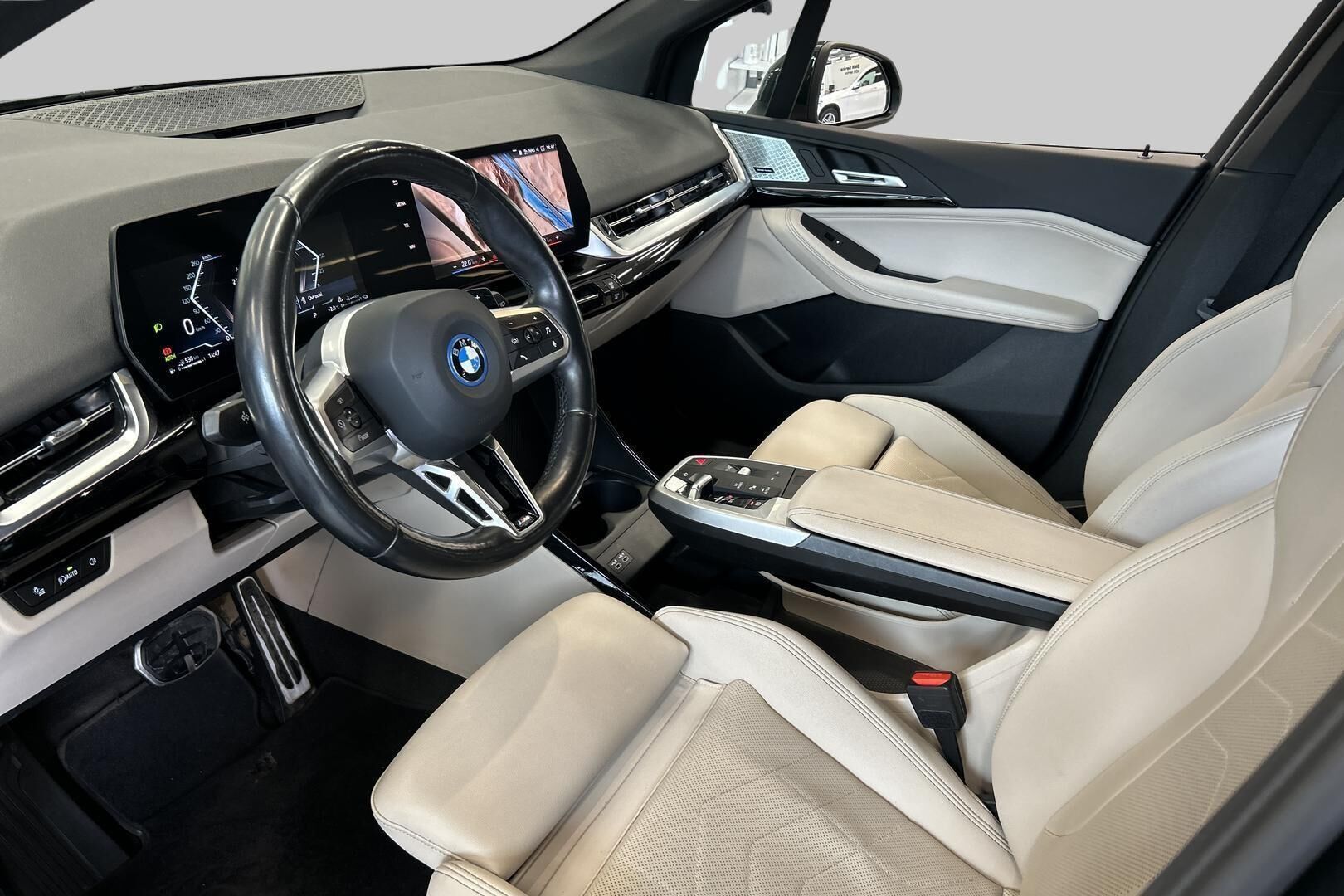 BMW 2-SARJA iso kuva 8