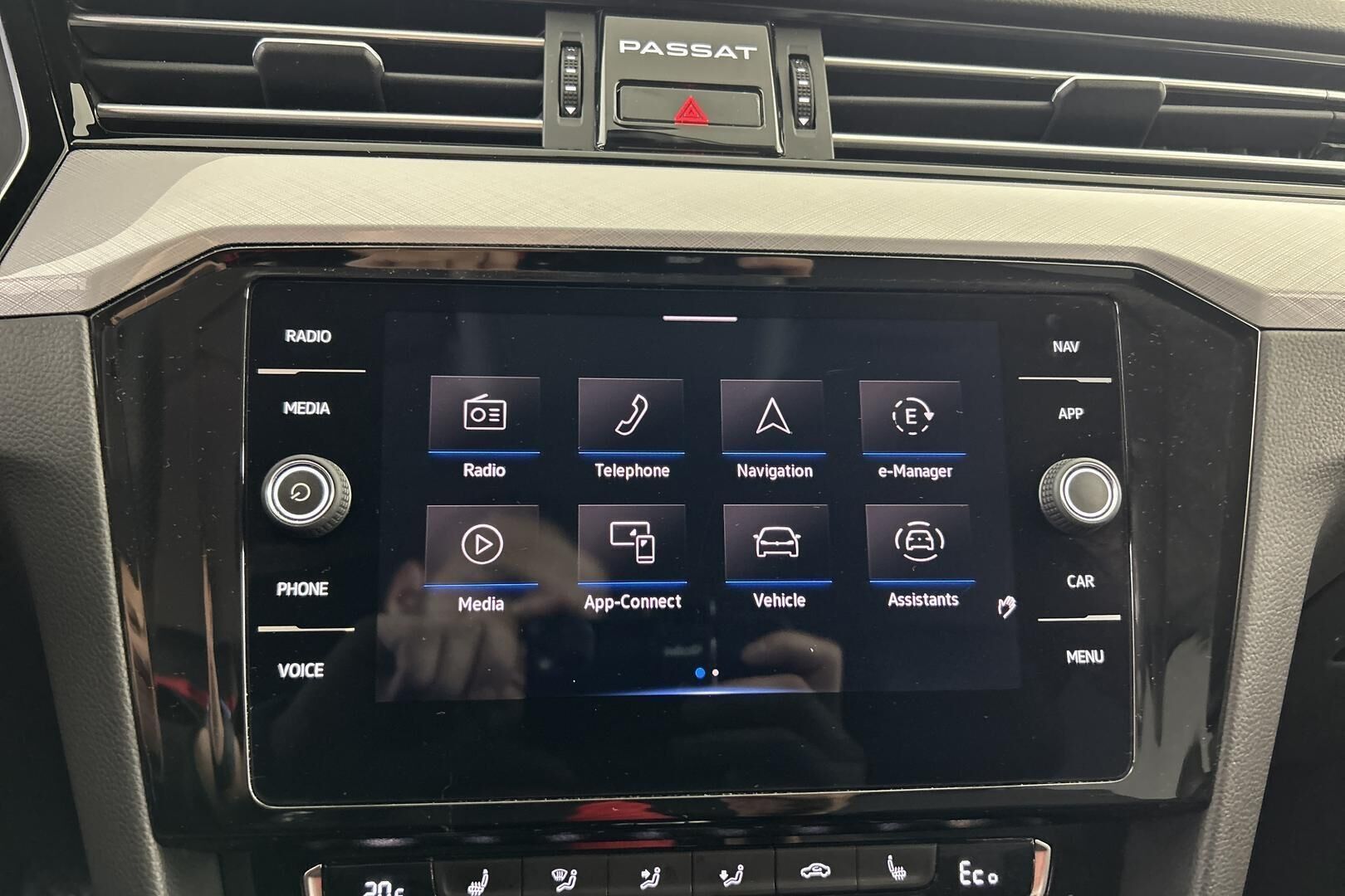 Volkswagen Passat iso kuva 18