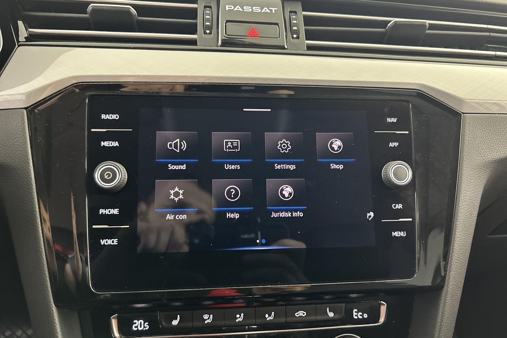 Volkswagen Passat iso kuva 19