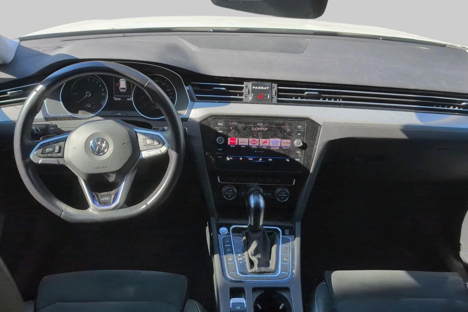 Volkswagen Passat iso kuva 1