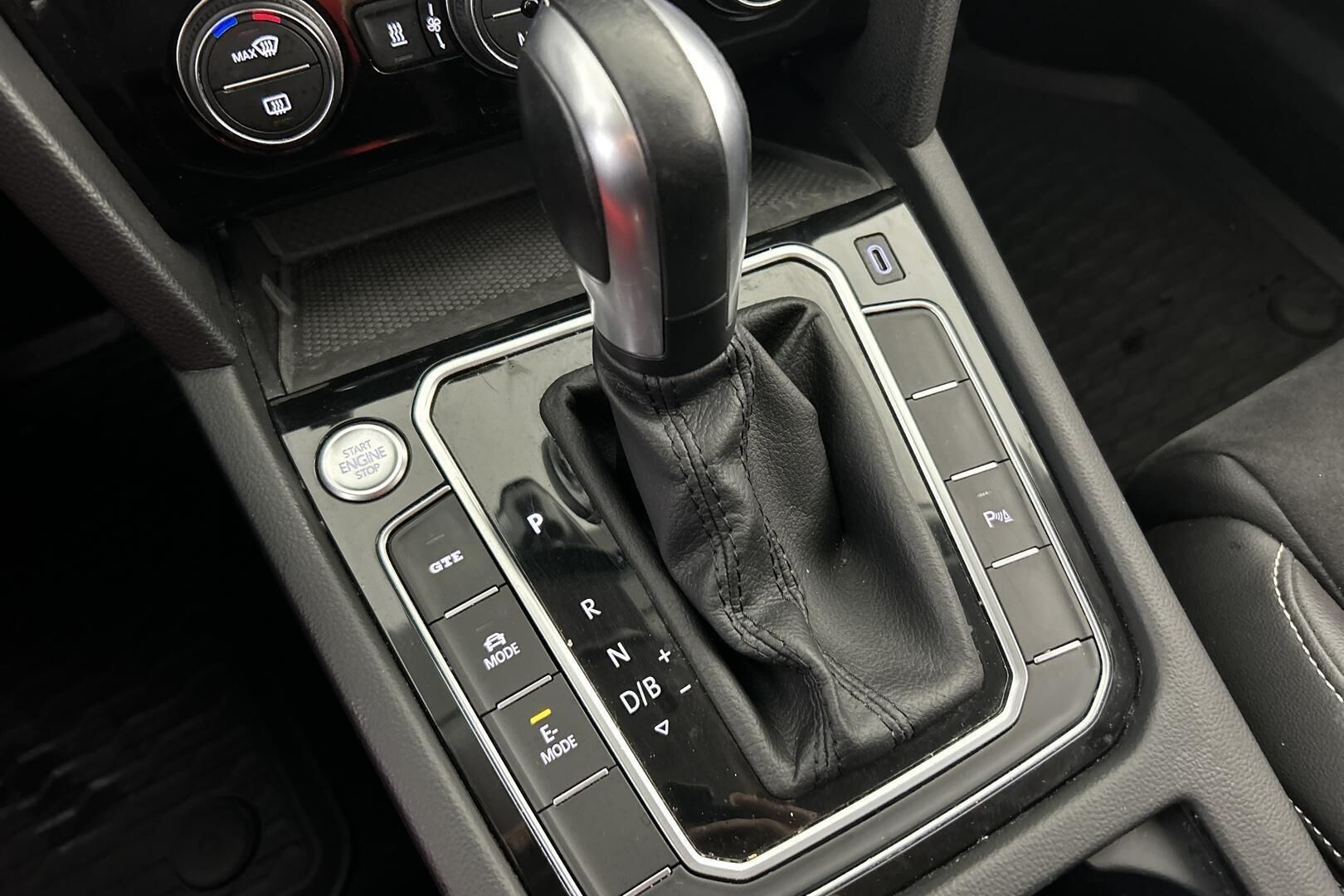 Volkswagen Passat iso kuva 22