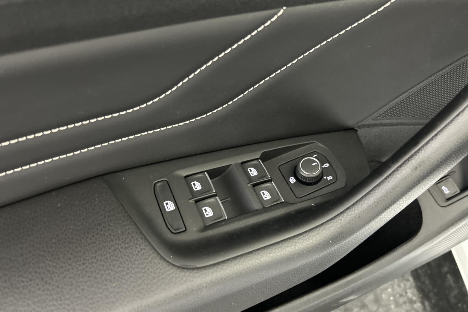 Volkswagen Passat iso kuva 28