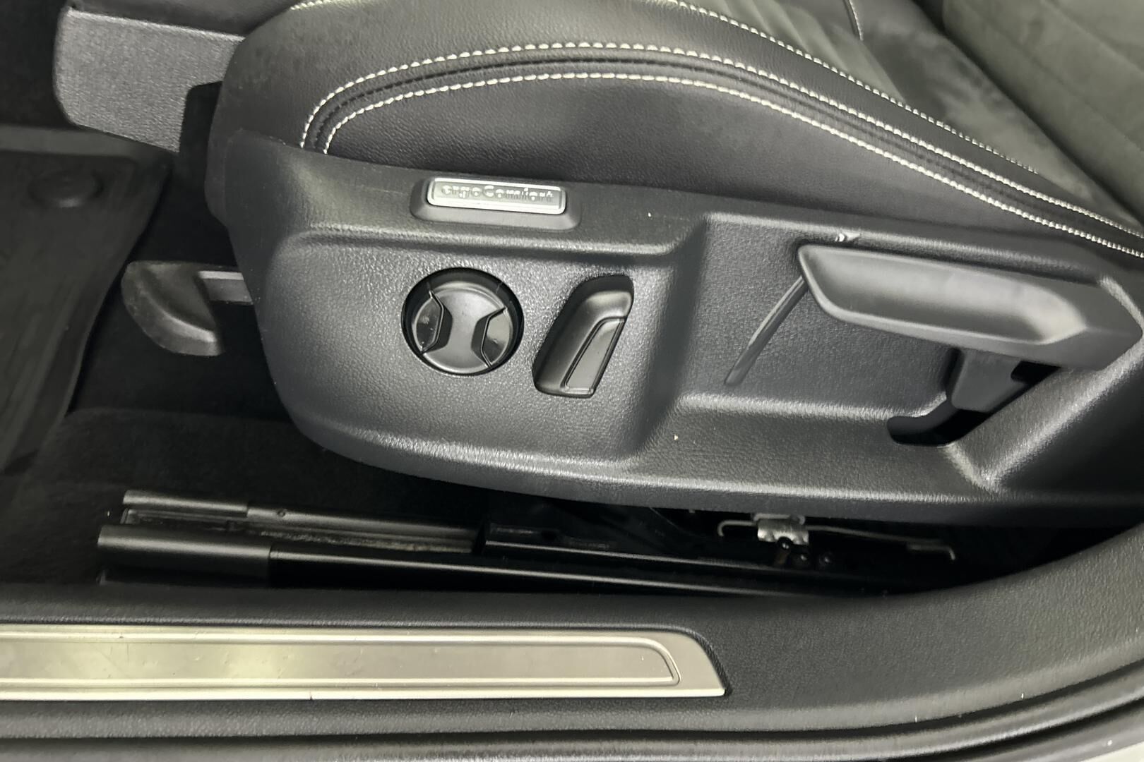 Volkswagen Passat iso kuva 30