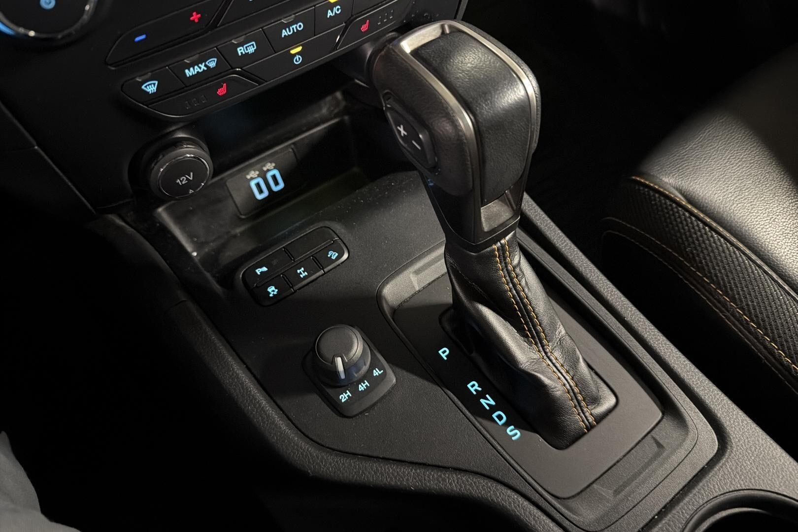 Ford Ranger iso kuva 33
