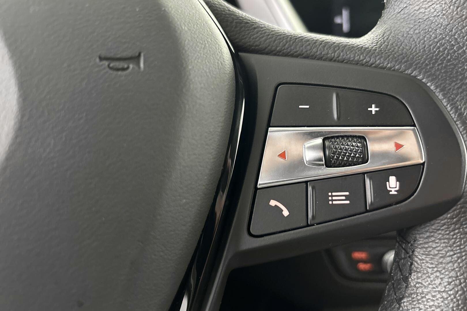 BMW 1-SARJA iso kuva 15