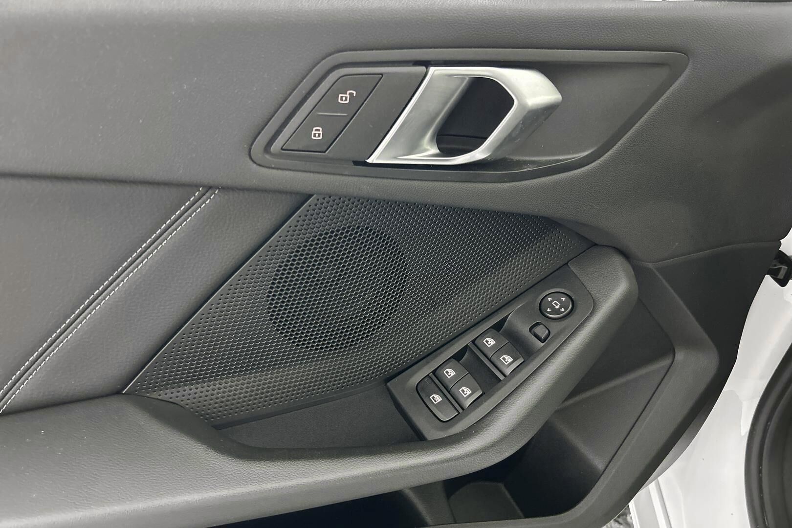 BMW 1-SARJA iso kuva 30