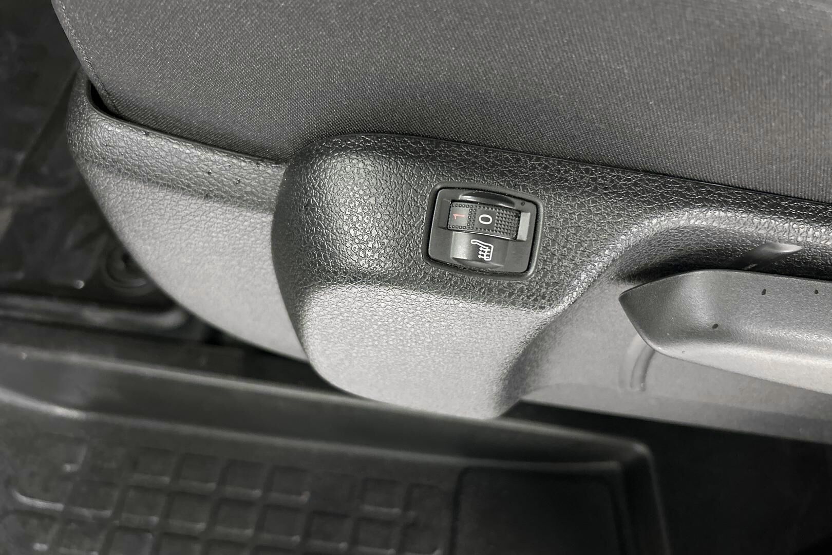 Opel Vivaro iso kuva 17