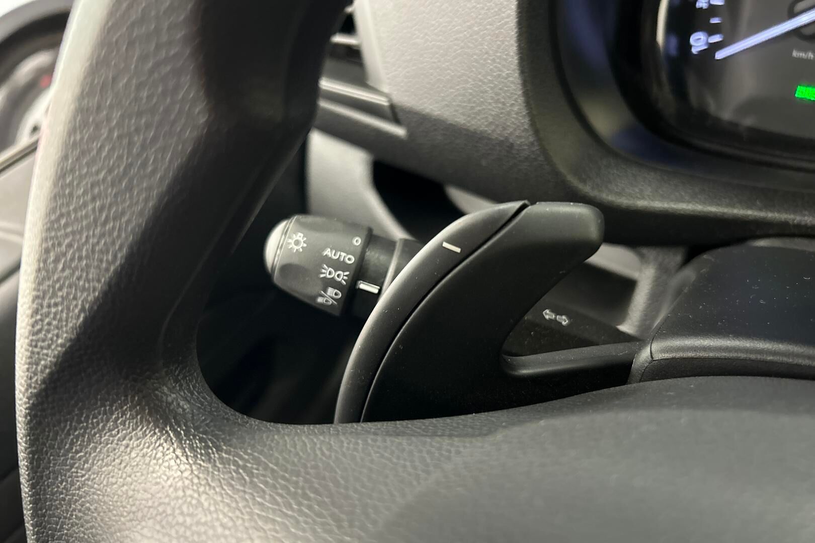 Opel Vivaro iso kuva 17