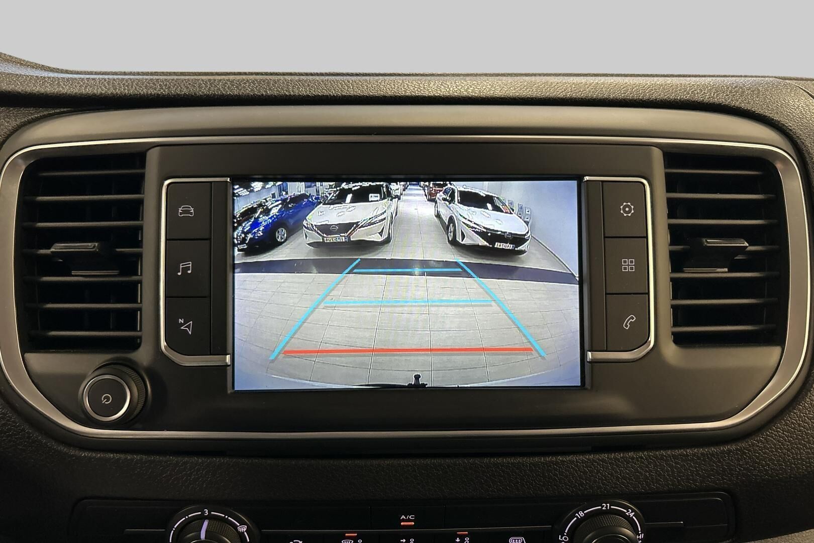 Opel Vivaro iso kuva 17