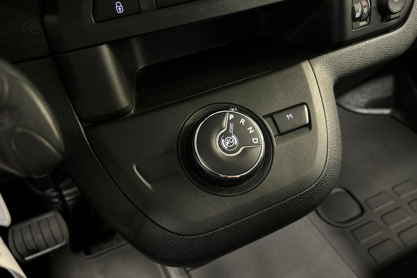 Opel Vivaro iso kuva 27