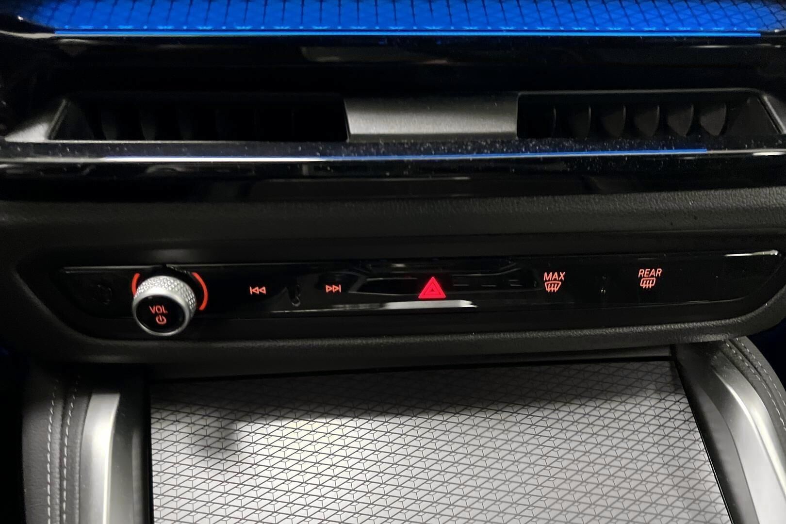 BMW I4 M50 iso kuva 15