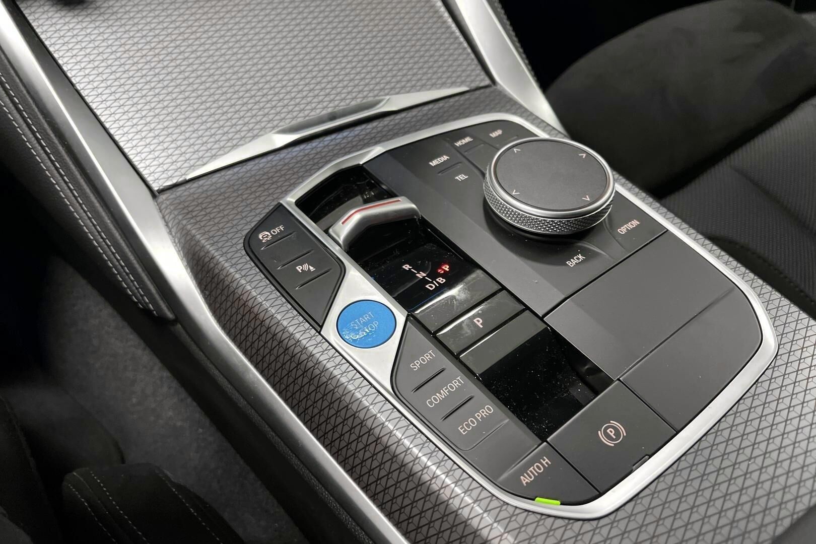 BMW I4 M50 iso kuva 16
