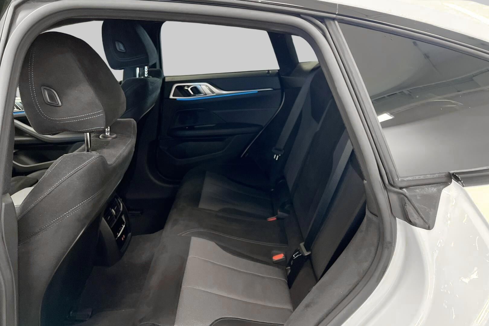 BMW I4 M50 iso kuva 9