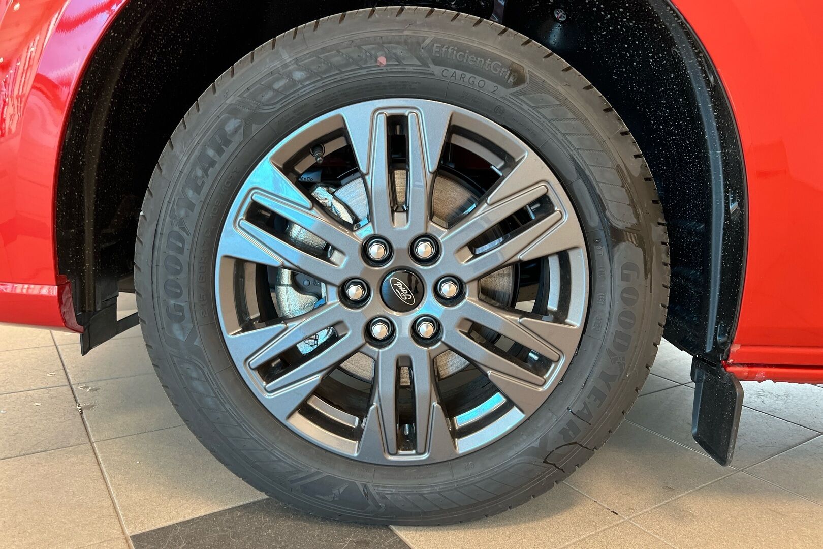 Ford Transit Custom iso kuva 10